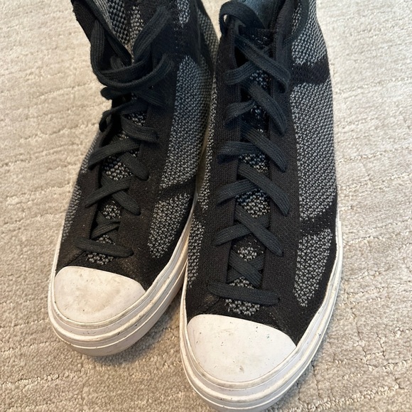 Black and Gray High-Top Sneakers converse chuck taylor - Picture 1 of 4